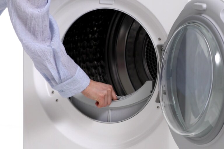 Een video die de Auto Cleaning Condenser-functie van de LG-droger uitlegt