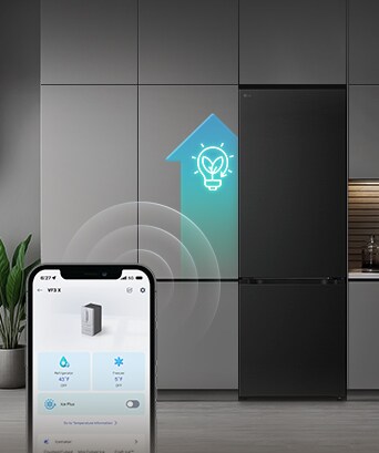 LG onderste vriezer GBBS322CEV met smartphone ThinQ‑app en oplichtend AI‑icoon ernaast.