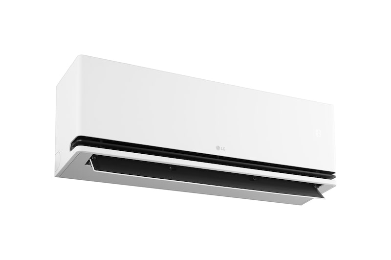 Linker vooraanzicht van onderaf van de LG AI airconditioner met geopende onderste luchtklep.