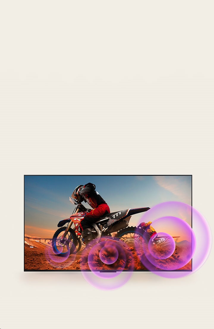 LG NanoCell TV laat een man op een motor zien, met paarse abstracte cirkels die uit zijn wiel komen, als visuele representatie van het geluid dat wordt gemaakt.
