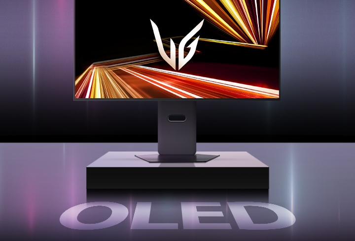 Vooraanzicht van de UltraGear™ OLED 32GX850A gaming-monitor.
