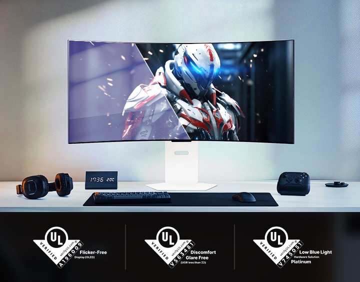 Curved gamingmonitor met een robotkarakter in een futuristische setting, met onderstaande UL-certificeringen.