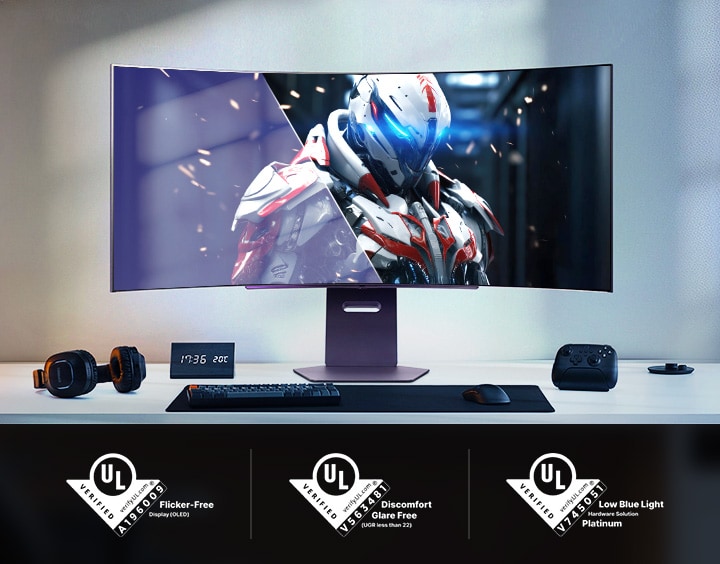 Curved gamingmonitor met een robotkarakter in een futuristische setting, met onderstaande UL-certificeringen.