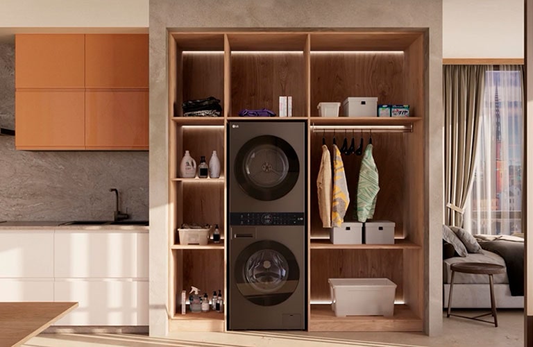 In the video, there are scenes in which stackable washing machines and dryers are emptied and replaced with LG WashTower. It shows the improvement of user convenience and space efficiency in the home.