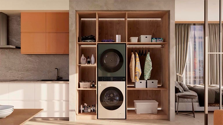 In the video, there are scenes in which stackable washing machines and dryers are emptied and replaced with LG WashTower. It shows the improvement of user convenience and space efficiency in the home.