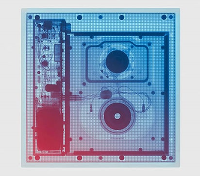 Un diseño de cuatro imágenes relacionadas con el audio Meridian.