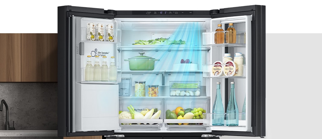 Inside the refrigerator filled with ingredients, blue arrows, which mean cold, are displayed below, on both sides, and on the whole.