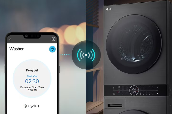 Obraz po lewej stronie przedstawia mężczyznę spoglądającego w dół na swój telefon. Obraz po prawej stronie przedstawia pralkę w domu z zielonym światłem na wyświetlaczu. Pośrodku obu obrazów znajduje się zdjęcie ekranu telefonu, na którym widać pralkę w aplikacji LG ThinQ i ikonę łączności.