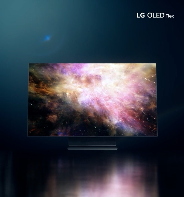 Refleks światła pojawia się na czarnym tle i staje się prostą linią, która przedstawia telewizor LG OLED Flex ukazany z góry w płaskiej pozycji. Linia wygina się i kamera schodzi w dół, aby pokazać LG OLED Flex.