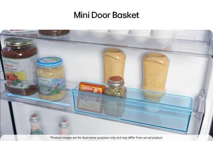 Close-up LG-koelkast met vriesvak (gbbs726cpy) van wijnrek met vier flessen en een doos makarons met rekontwerp uitvergroot in een ronde afbeelding