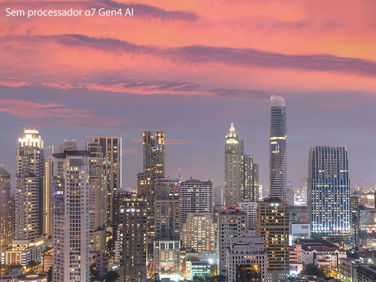 Imagem de horizonte citadino ao pôr do sol. Ao deslocar a imagem são apresentadas as alterações com e sem o processador Alpha 7.