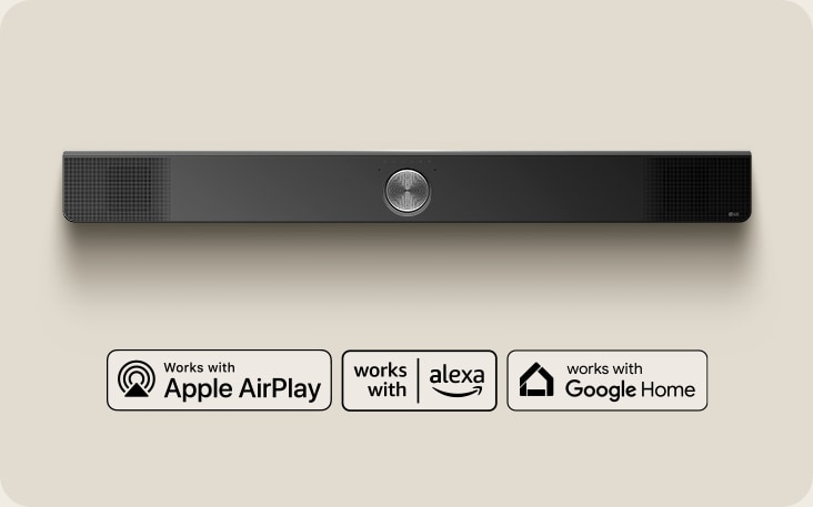 صورة علوية لمكبر صوت LG Soundbar. شعار Apple AirPlay شعار Amazon Alexa شعار Google Home