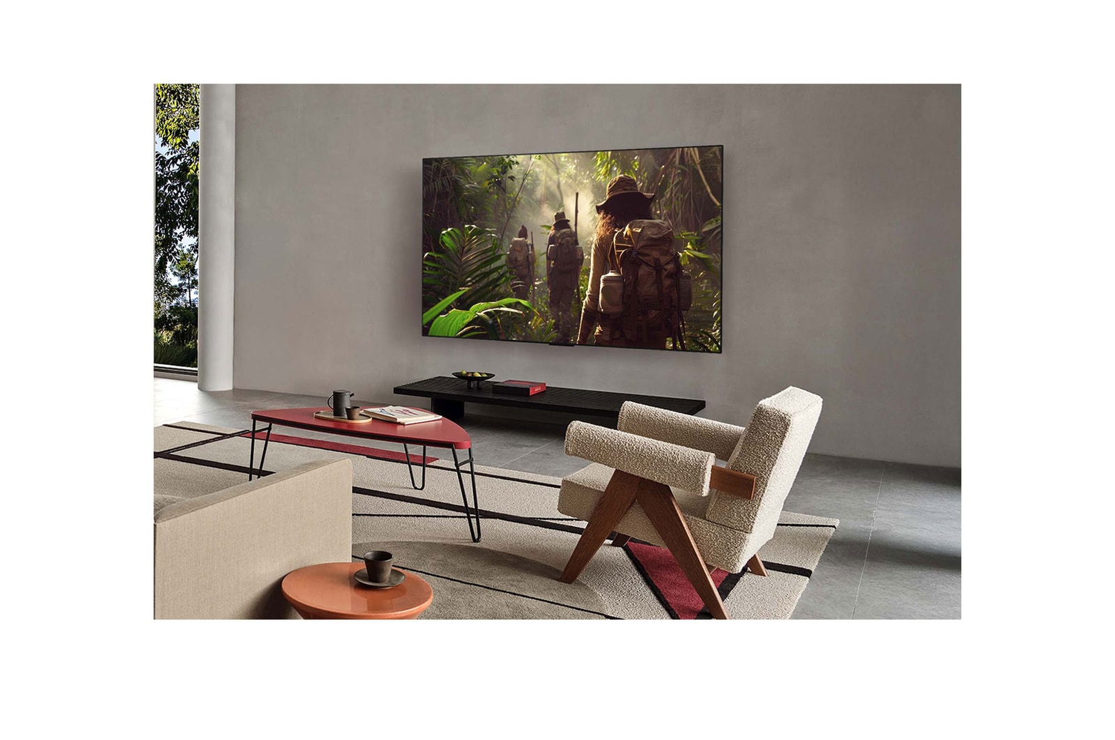 LG AI Magic Remote med AI-knappen markerad. Runt den visas de olika funktionerna som en användare kan komma åt från knappen. AI Voice ID, AI Search, AI Chatbot, AI Concierge, AI Picture Wizard, AI Sound Wizard. Texten förklarar att LG AI Magic Remote kompletterar din AI-upplevelse med en dedikerad AI-knapp och kan användas som en virtuell mus. Peka och klicka.