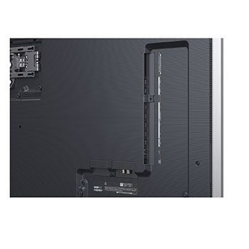 LG AI Magic Remote framför en LG TV-skärm. På skärmen visas en personlig hälsning från LG AI med anpassade nyckelord baserade på användarens sök- och visningshistorik. Vid fjärrkontrollen visas en ikon och etikett som visar att AI Concierge-funktionen är lättillgänglig med ett kort tryck på AI-knappen.