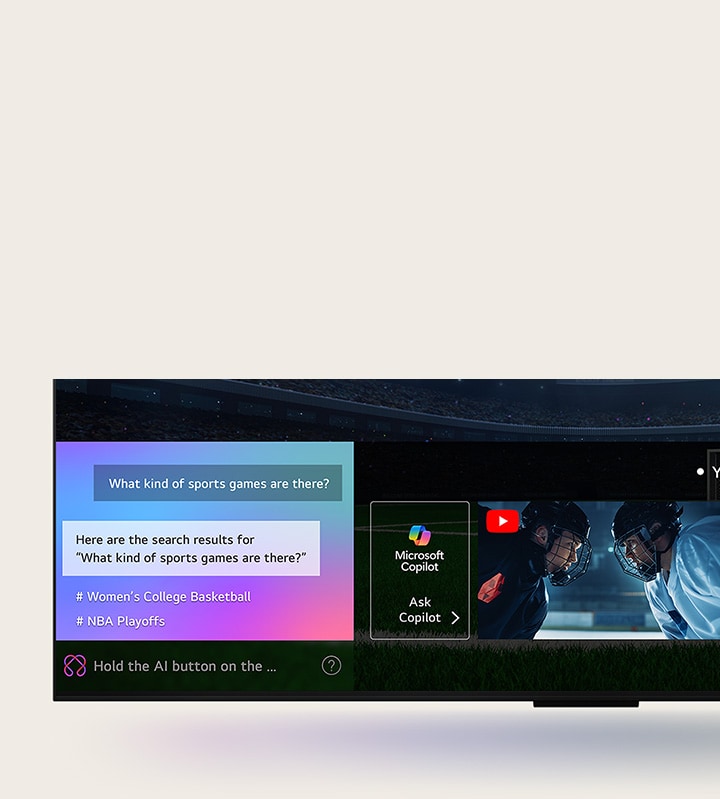 Närbild av en LG QNED TV-skärm som visar hur AI Search fungerar. Ett litet chattfönster är öppet som visar hur användaren frågade efter vilka sportspel som är tillgängliga. AI Search svarar via chatt och genom att visa miniatyrer av tillgängligt innehåll. En uppmaning att fråga Microsoft Copilot visas också.