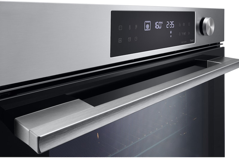 76L A+, Inbyggnadsugn i rostfritt stål med Instaview, rengöringssystemet Blue EasyClean samt teleskopskenor
