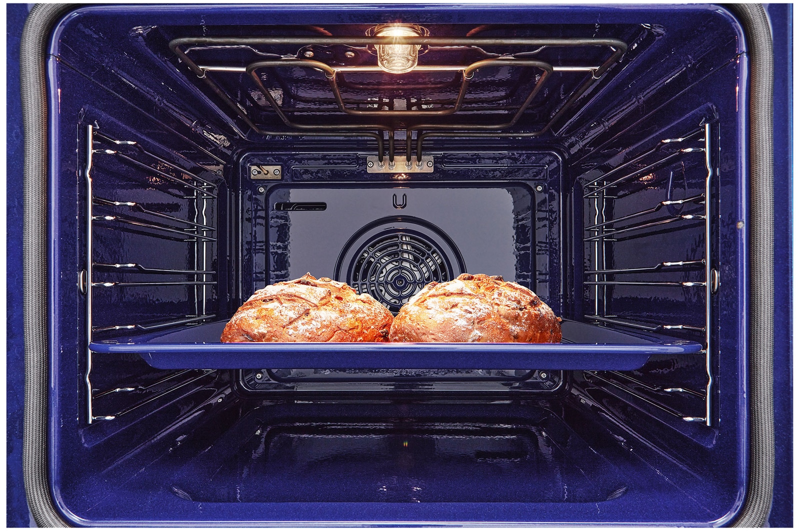 76L A+, Inbyggnadsugn i rostfritt stål med Instaview, rengöringssystemet Blue EasyClean samt teleskopskenor