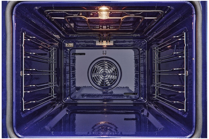 76L A+, Inbyggnadsugn i rostfritt stål med Instaview, rengöringssystemet Blue EasyClean samt teleskopskenor