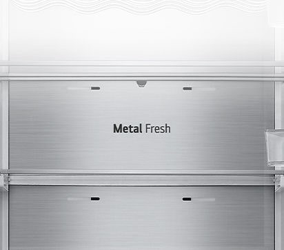 Närbild av Metal Fresh™-loggan inuti kylskåpet.