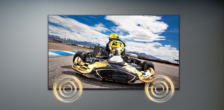 En digital skylt på väggen har en inbyggd högtalare som ger ett fylligt ljud.