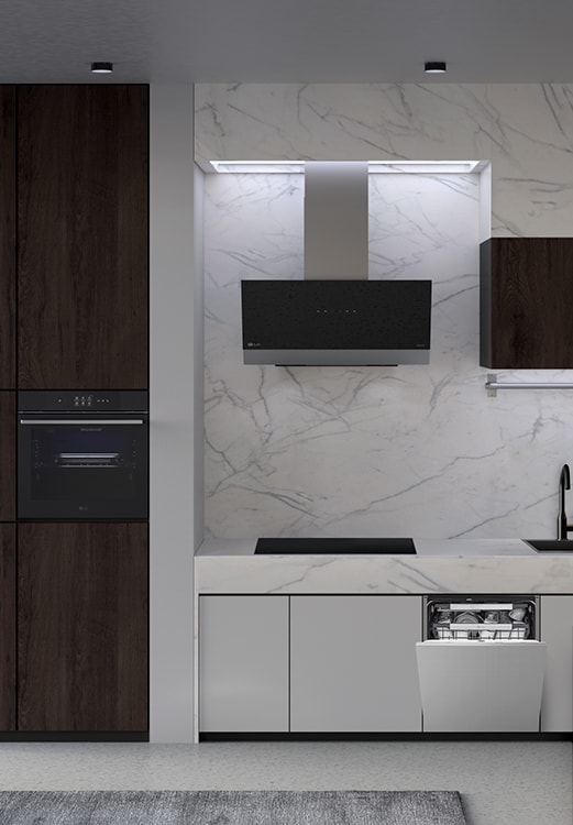 Ett kök med LG Inbyggd diskmaskin, ugn, fläkt och induktionshäll installerad.