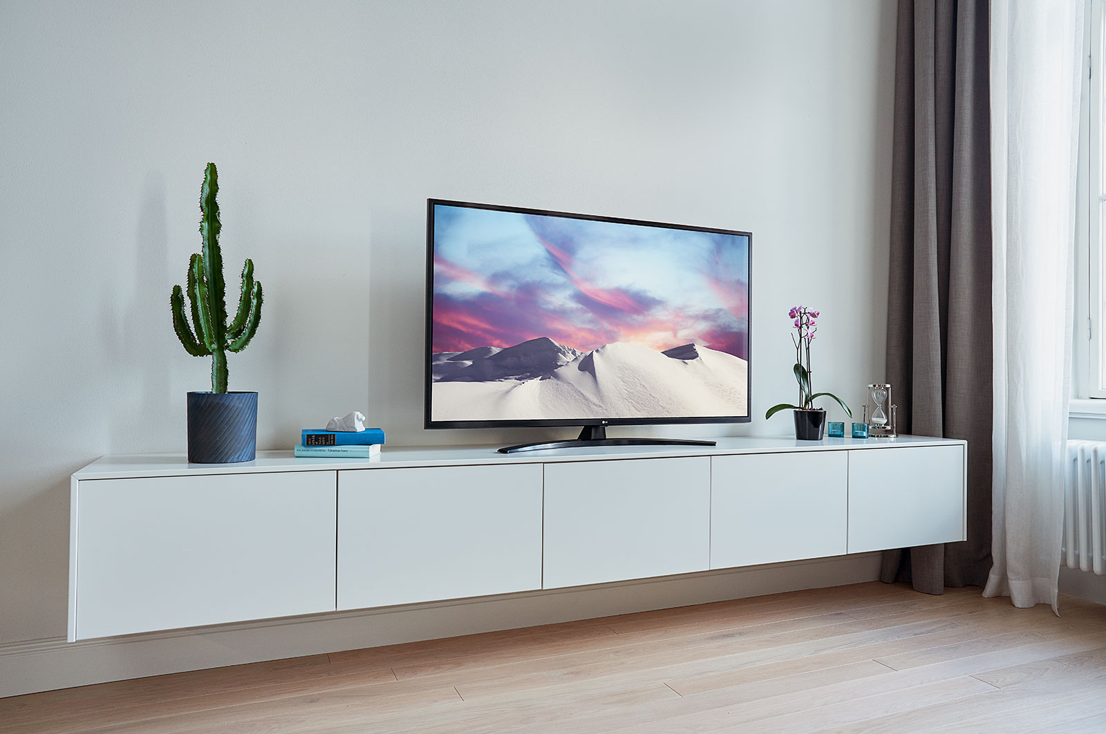 LG Ultra HD 4K TV - 65”, 65UM7450PLA