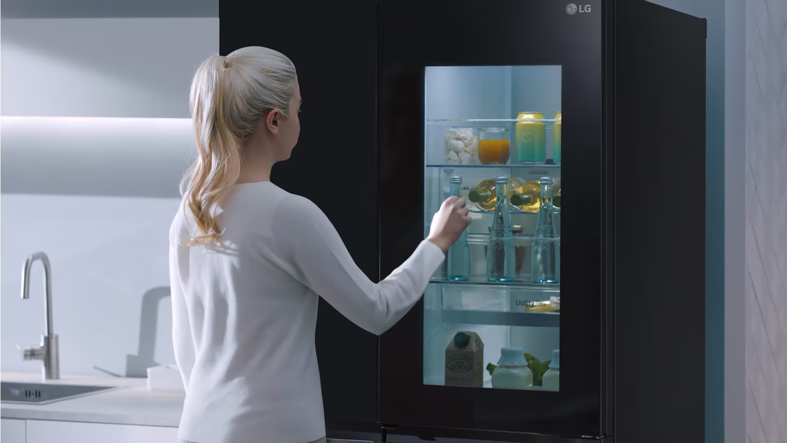 lg-647l-instaview-refrigerator-in-essence-matte-black.jpg