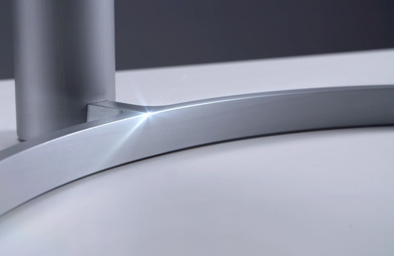 MNT-UltraWide-08-3-Ergonomics-Design-D