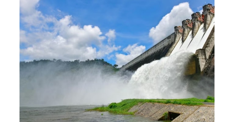 เขื่อนขุนด่านปราการชล ปล่อยน้ำผ่าน spillway ลงสู่แม่น้ำ