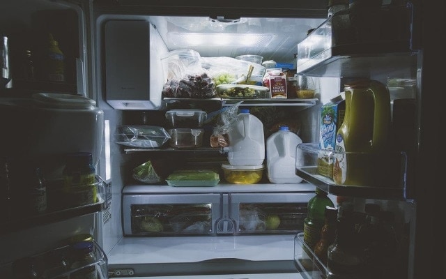 อาหารของกินภายในตู้เย็น