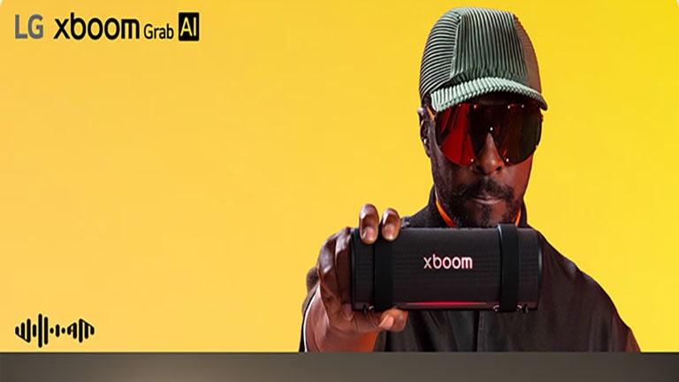 will.i.am ถือลำโพงบลูทูธ xboom Grab