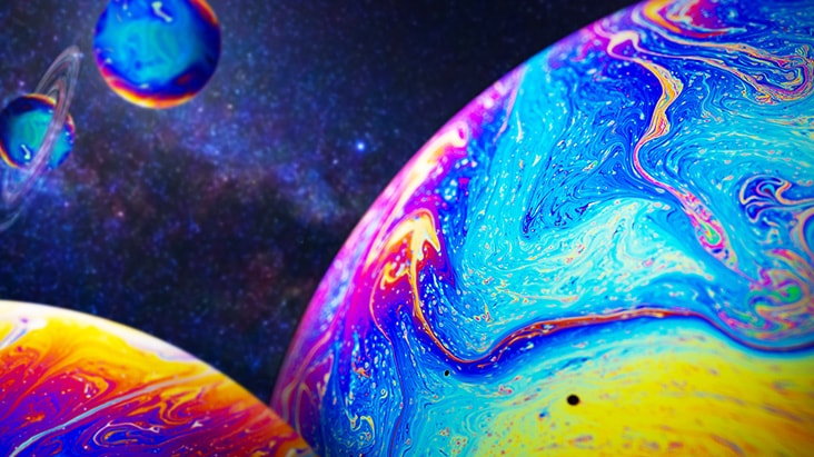 DisplayHDR™ TRUE BLACK 400/DCI-P3 98.5%。