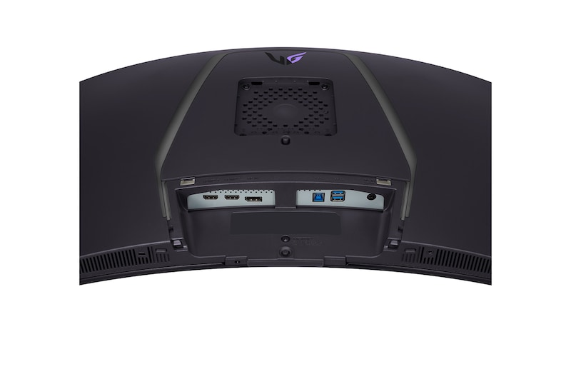 LG 39" UltraGear™ 21:9 WQHD OLED 240Hz 曲面電競螢幕, 39GS95QE-B