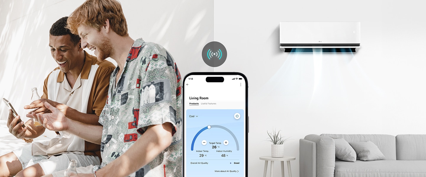 Men cool their homes in advance by turning on the air conditioner with ThinQ™ after going out.