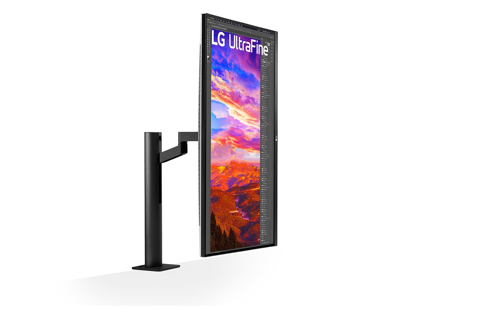 LG 31.5" UltraFine™ UHD 4K Ergo IPS Monitor with USB Type-C™, 32UN88A-W