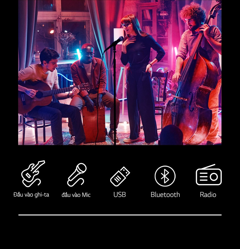 Cảnh hòa nhạc. Các biểu tượng Guitar In, USB, Bluetooth và Radio được hiển thị bên dưới hình ảnh.