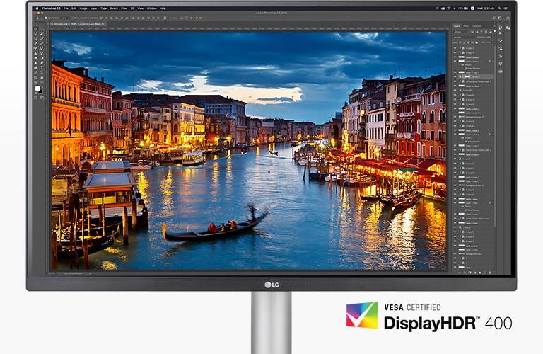 Màn hình với VESA DisplayHDR™ 400 cho phép người xem đắm mình trong hình ảnh ấn tượng