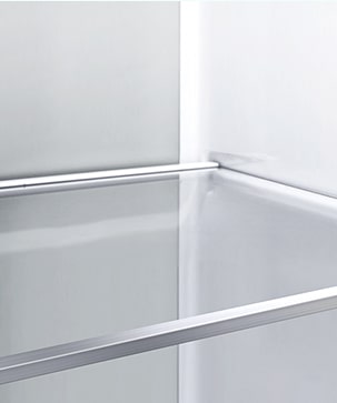 Hình ảnh đường chéo của kệ với tấm kim loại ở bên trong tủ lạnh.