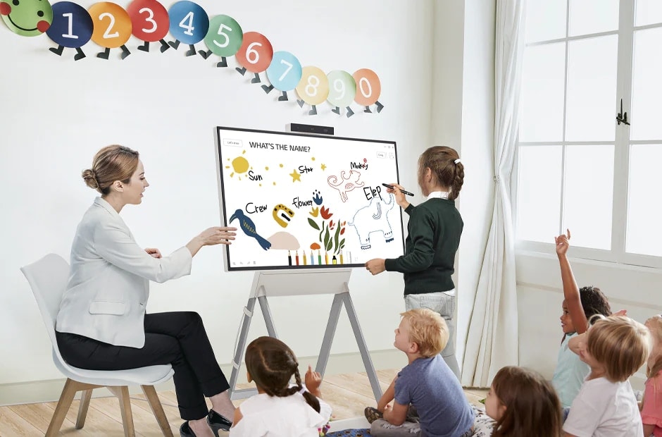 LG One:Quick Flex, Arztpraxis, Telemedizin, Zusammenarbeit, Designbüro, Stationen in Krankenhäusern und Pflegeheimen, Videoanrufe, Homeoffice, Kindergarten, Fernunterricht LG One:Quick Flex, Arztpraxis, Telemedizin, Zusammenarbeit, Designbüro, Stationen in Krankenhäusern und Pflegeheimen, Videoanrufe, Homeoffice, Kindergarten, Fernunterricht