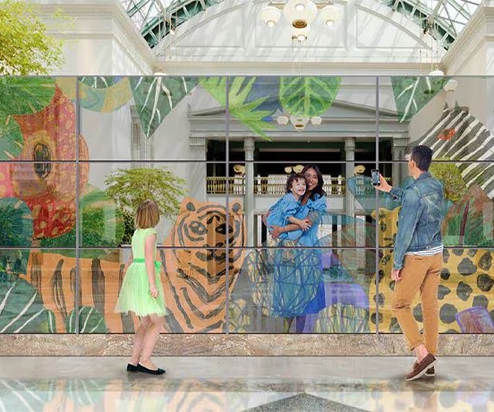 ID_OLED-Signage_hero_01_M01_1520899469168_1554190569493