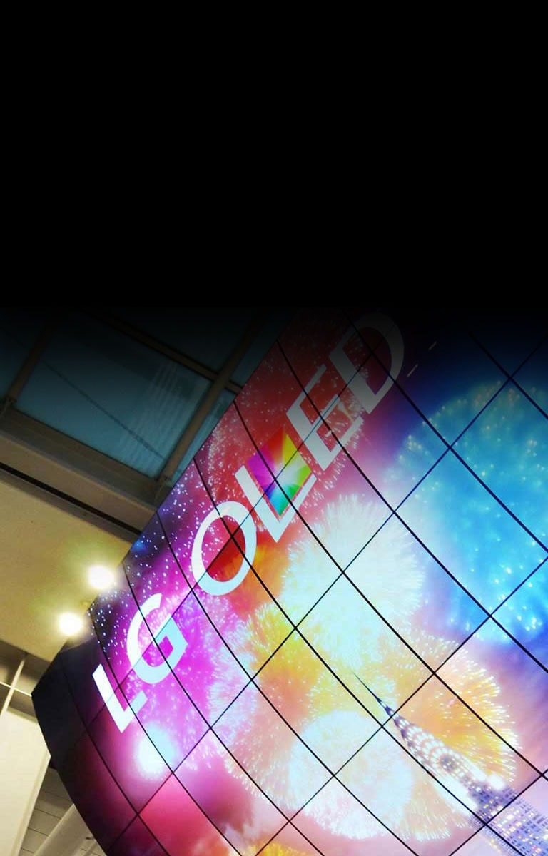 ID_04_OLED_Hero_06112018_Desk_v1_1541522269638