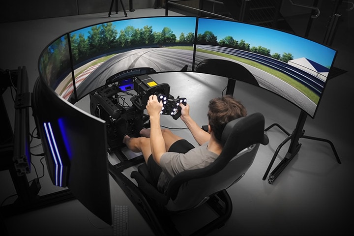 YouTube video of optimum - Tech influencer.