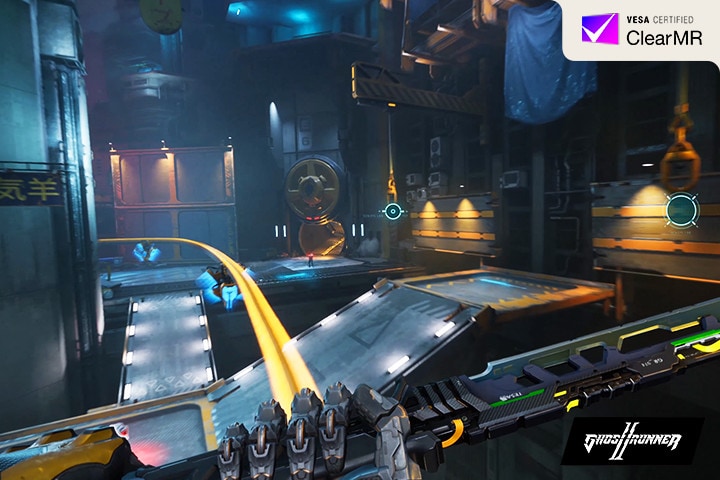 Video of smooth gaming experience with VESA ClearMR logo.