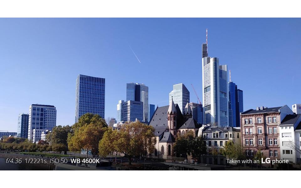 When you take photo with your LG mobile manual camera, you can adjust the white balance to make the photo look warmer or cooler like in this example of the Frankfurt City skyline | More at LG MAGAZINE