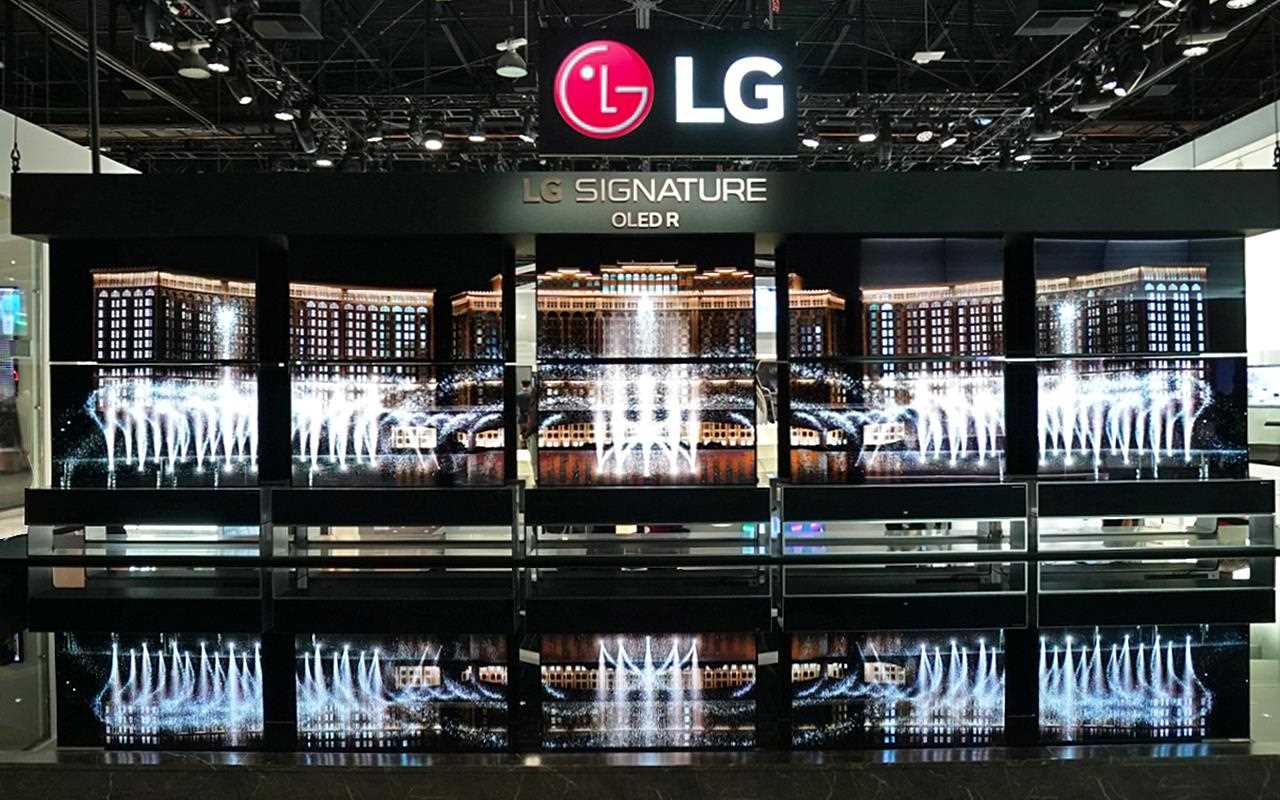 The LG SIGNATURE Rollable OLED TV booth at CES 2020.
