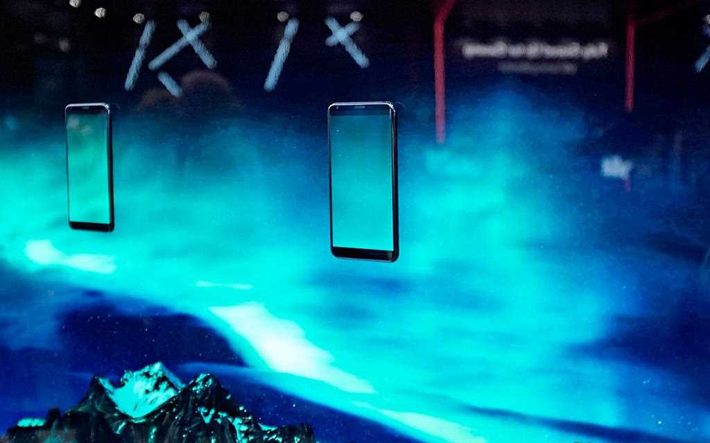 LG V30 view image on the blue aurora.