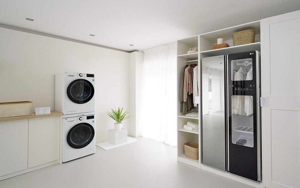 The ultimate LG laundry room, equipped with washing machine and dryer and also a Styler | More at LG MAGAZINE