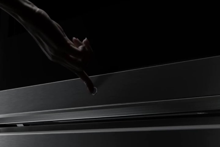 LG SIGNATURE Wine Cellar's drawer is automatically lifting up.