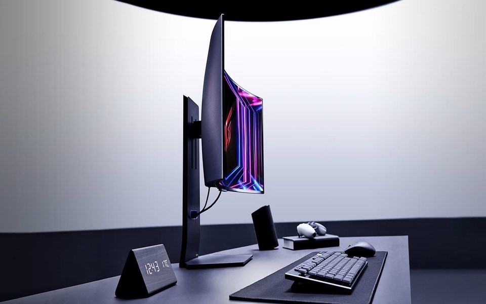 Was bringt ein Curved Monitor? Ein modernes Desktop-Setup von LG bringt dich auf das nächste Level beim Gaming. 