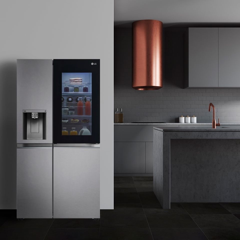 Der Instaview®-Kühlschrank von LG  in der Farbe Prime Silver ist optimal, um Kimchi darin aufzubewahren.